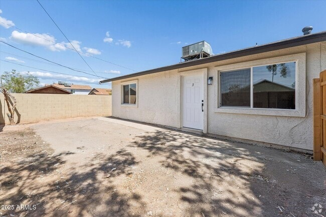 Building Photo - 2739 E Tamarisk Ave Unit 3 Rental