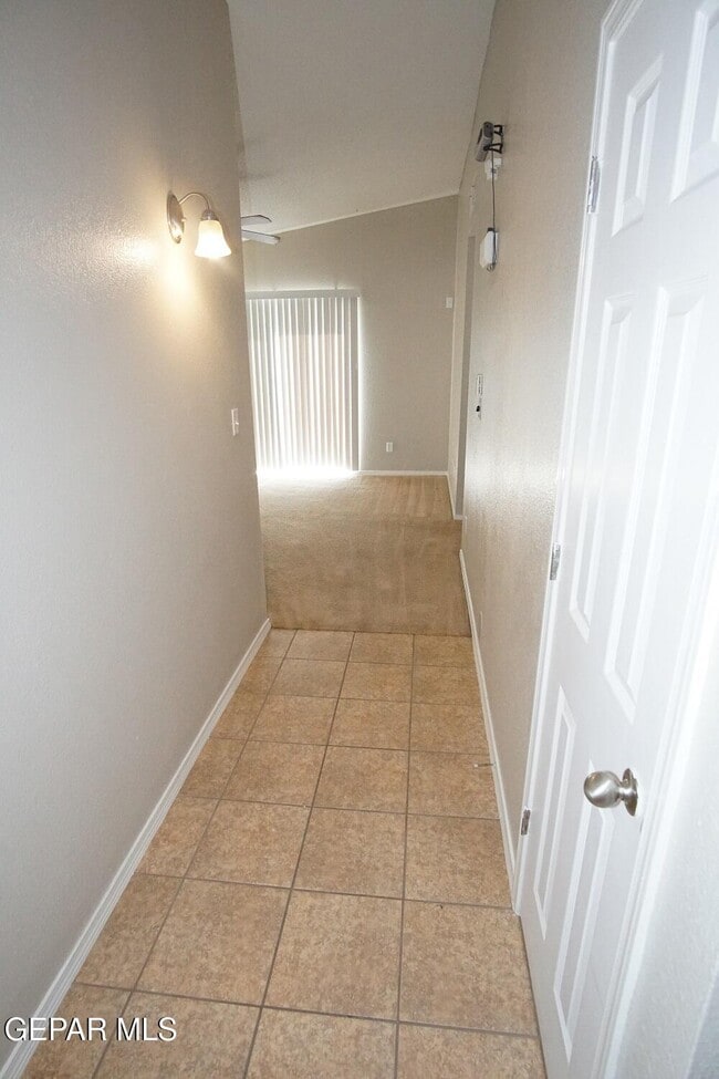 Photo - 807 Jaime St