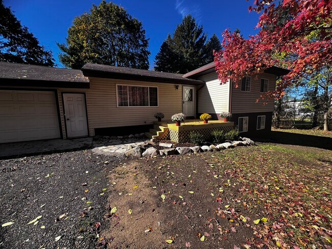 Photo - 2615 Metamora Rd