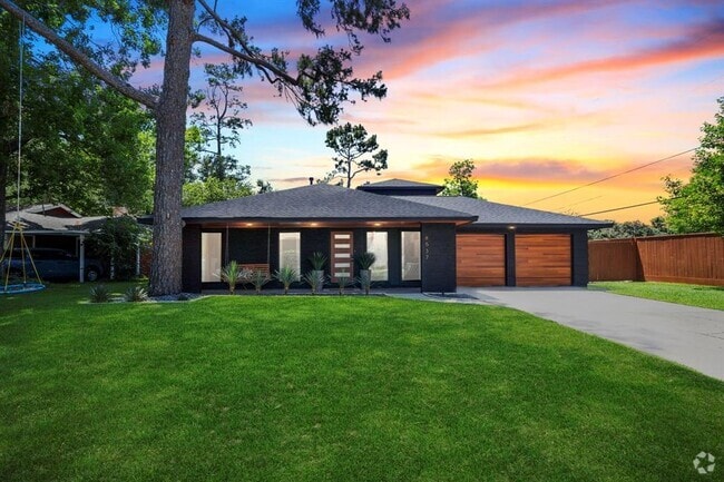 Building Photo - 8537 Panatella Dr Rental