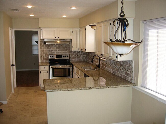 Photo - 15523 Bowsprit Ln