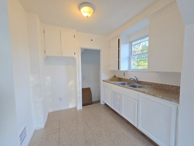 Photo - 16740 Stahelin Ave