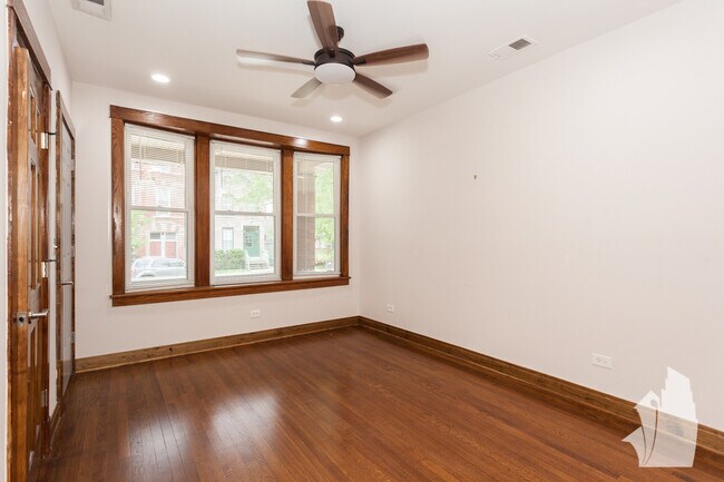 Photo - 1429 W Superior St Unit 1