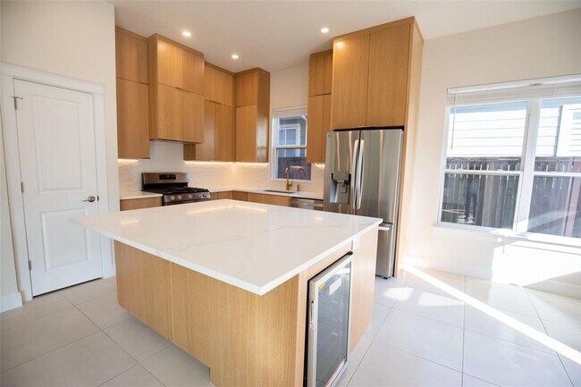 Photo - 1913 Littlefield St