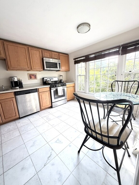 Photo - 131 Bellwood Cir