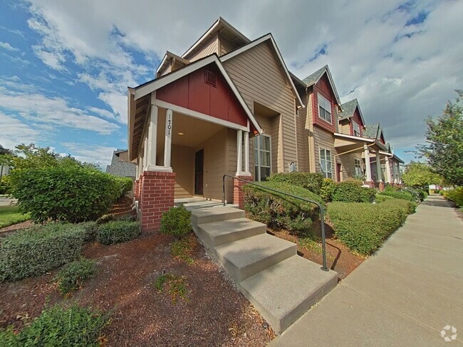 Building Photo - 3 Bedroom House ~ Close to Campus
