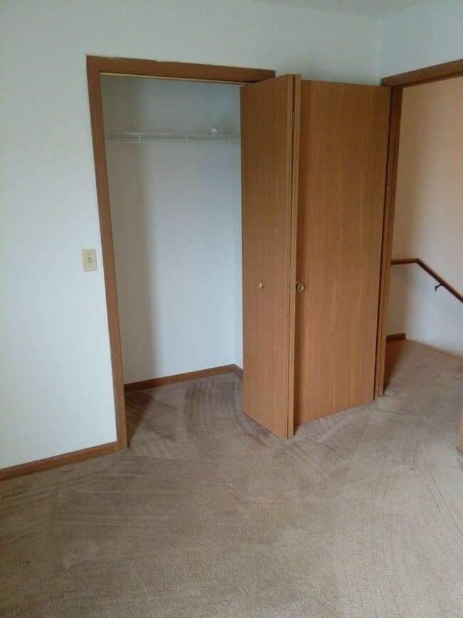 Photo - Great 2 Bed 2 Bath 1 Car Garage Split Level Duplex