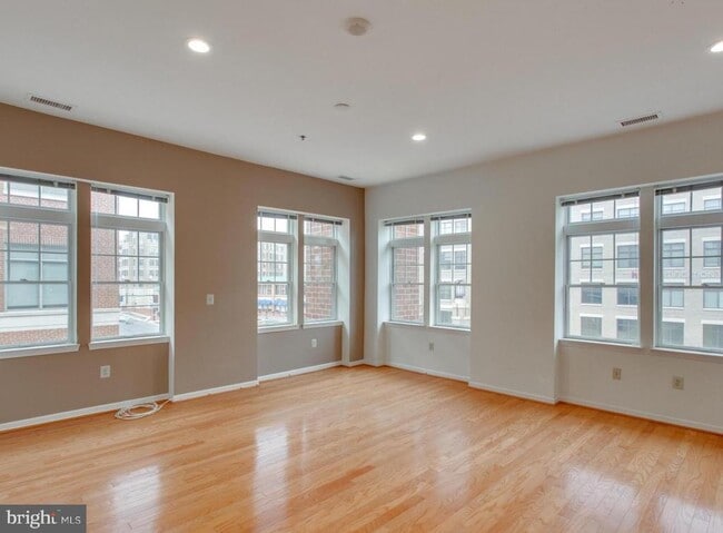 Photo - 309 Holland Ln Unidad 226