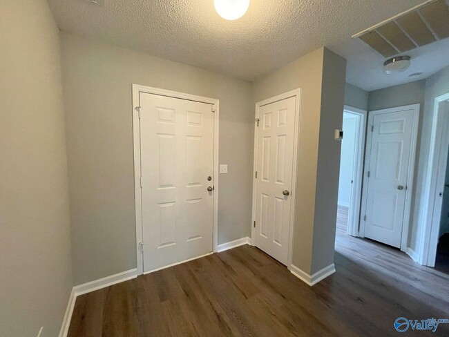 100 Brook Glen Dr