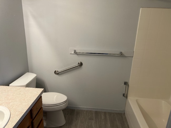 Photo - 607 Meadowbrook Dr