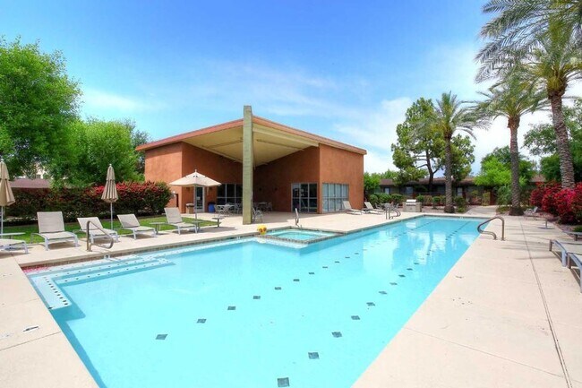 Photo - 1850 E Maryland Ave