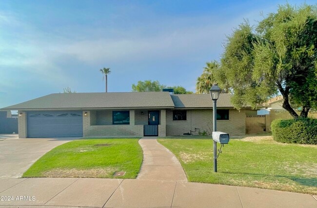 Building Photo - 602 E Meadow Ln Rental