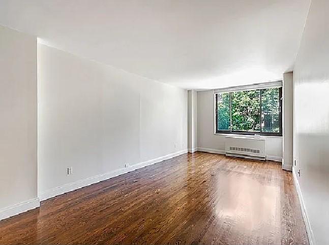 Photo - 300 Albany St