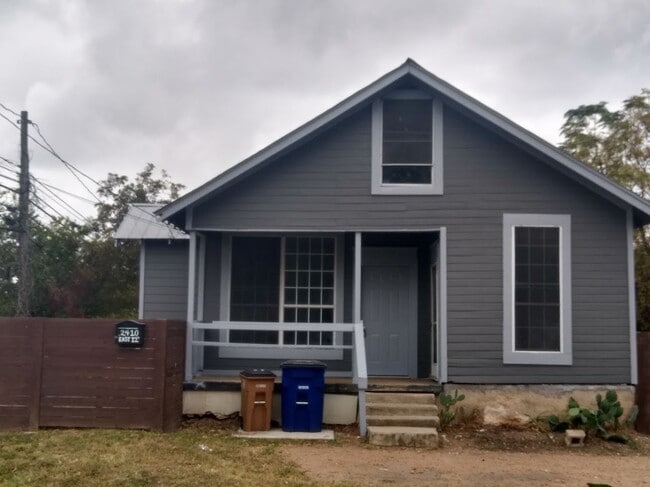 Photo - 2410 E 12th St