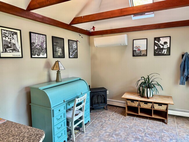 Photo - 175 Maple St