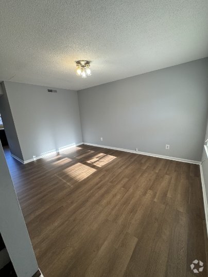Building Photo - 2 Bed, 1.5 bath Townhome in Clemson