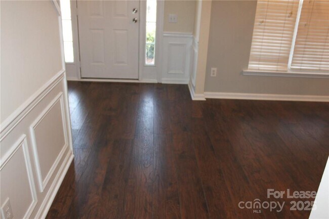 Photo - 2715 Old Ironside Dr