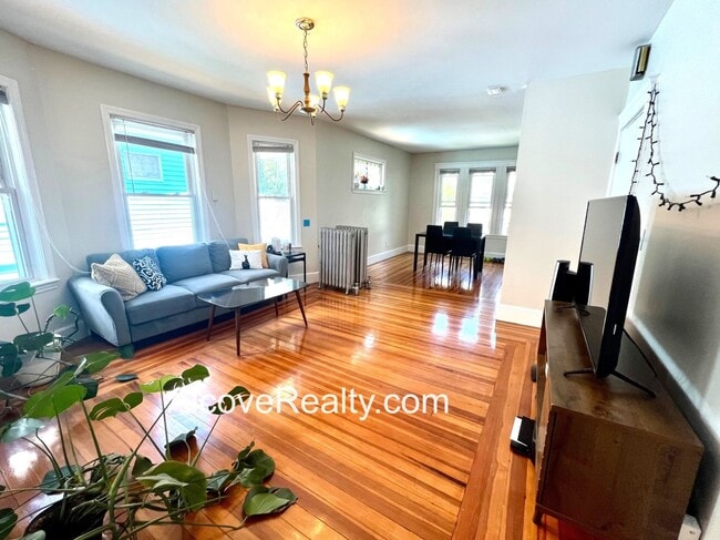 Photo - 24 Burnham St Unit 2
