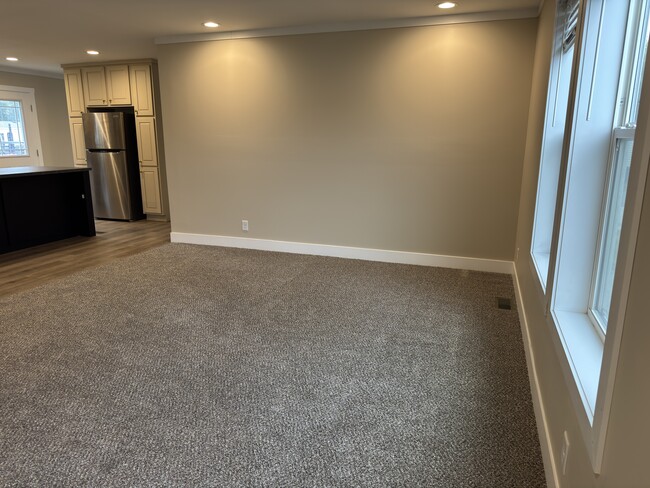 Photo - 48599 Lakeview E