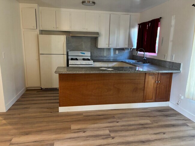 1629 Talmadge St Unit 6