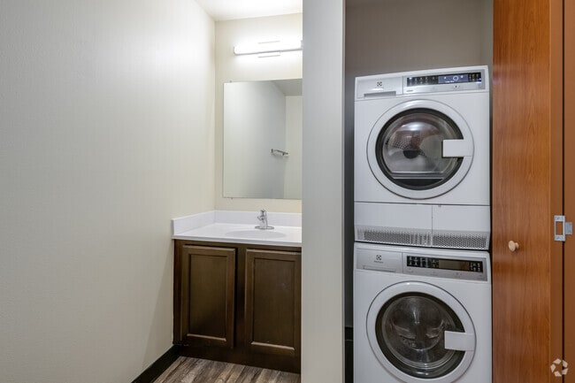 3 BR, 2 BA - 1,111SF
