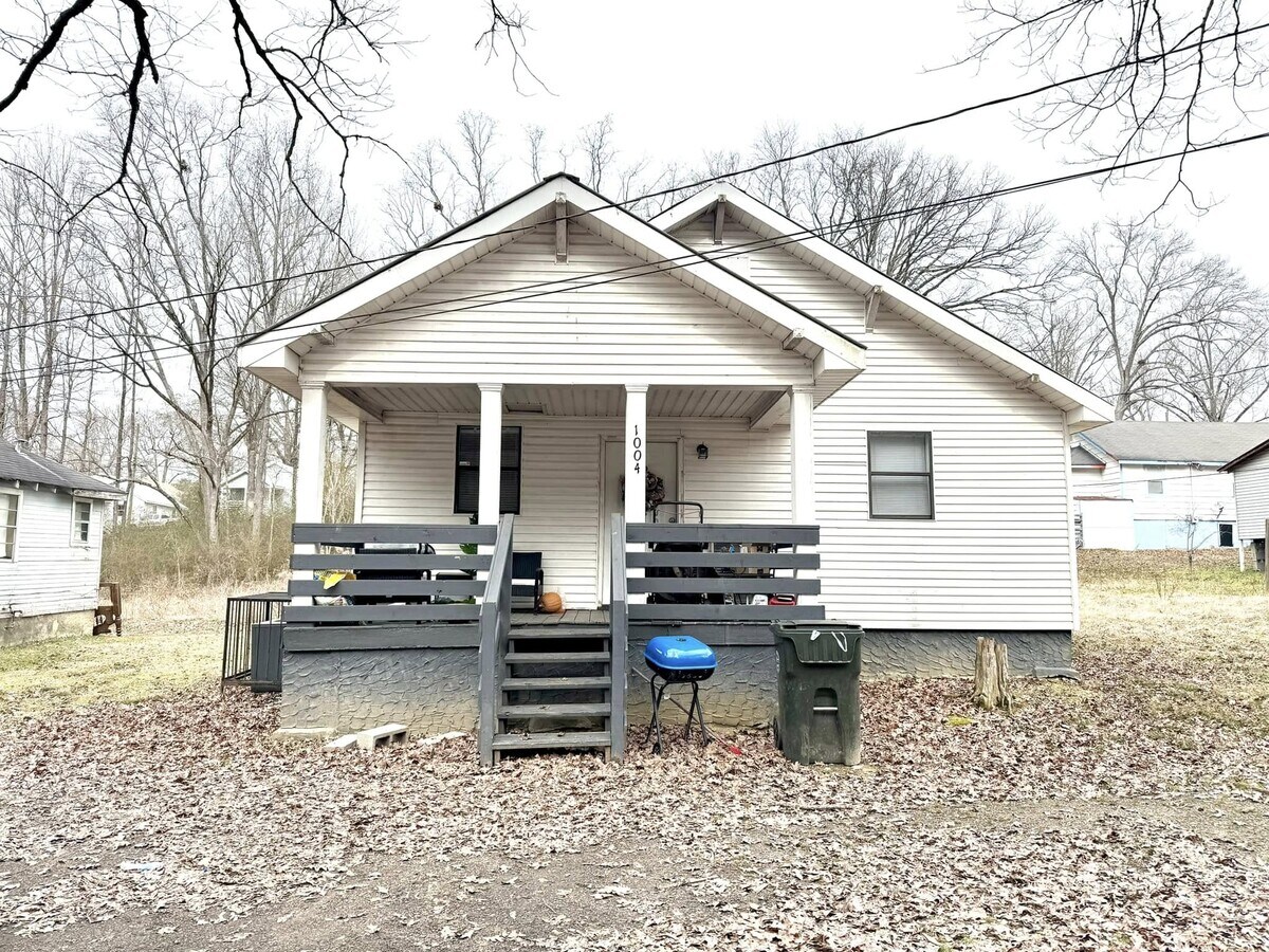 Photo - 1004 E St
