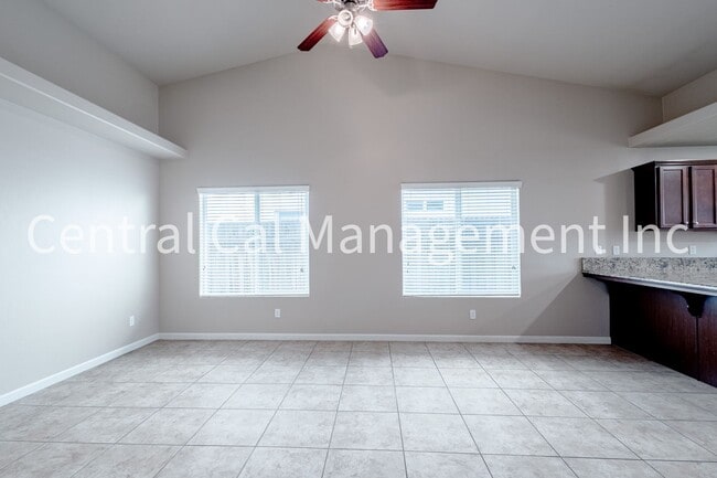 Photo - 4 Bedroom/2 Bath Home in the Northwest - $2695 Per Month!