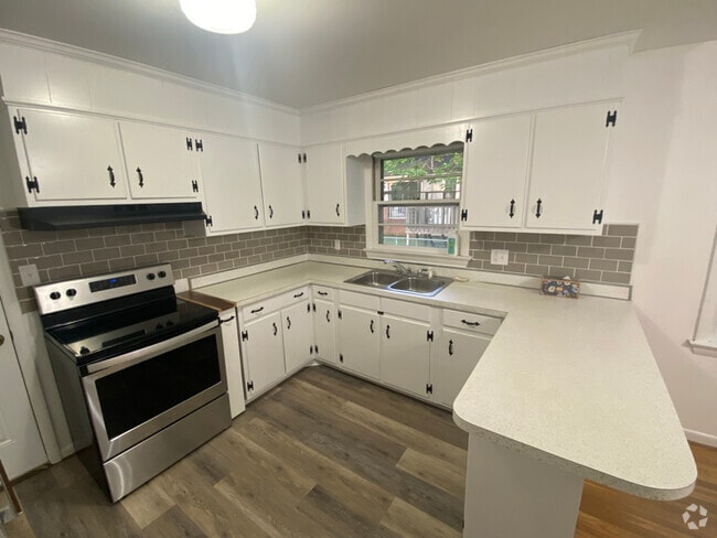Building Photo - 298 Eastwood Dr Rental