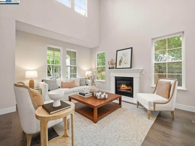 Photo - 1588 Alamo Way