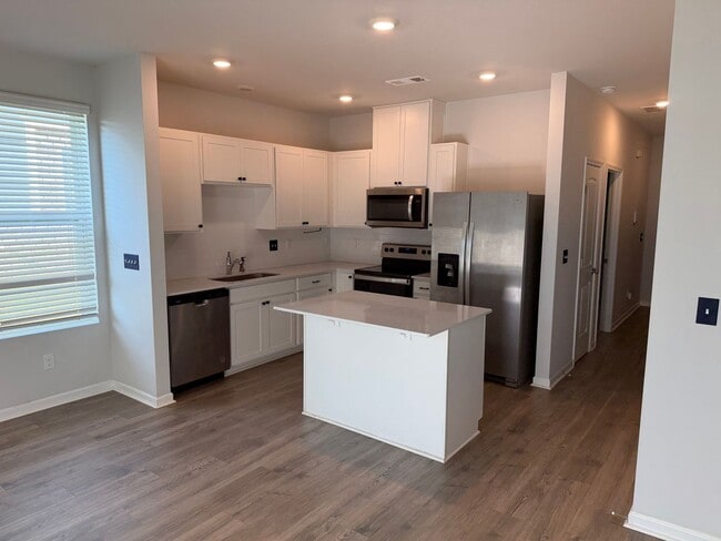 Photo - 1407 Walker Wy