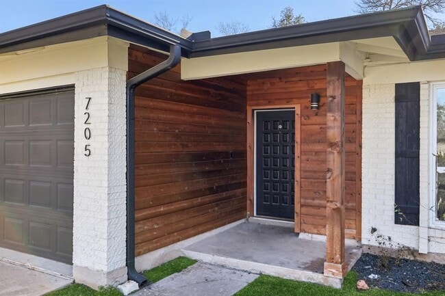 Photo - 7205 Twisted Oaks Dr