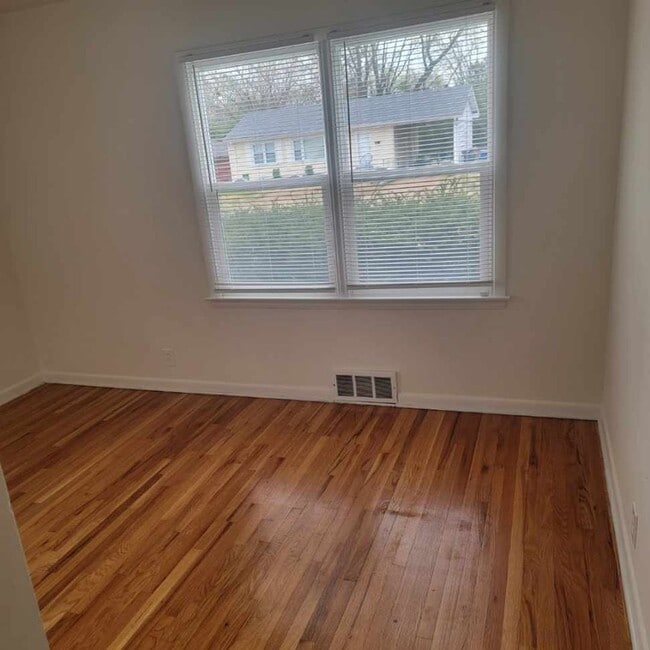 Photo - 3 Bedroom Home in Florissant