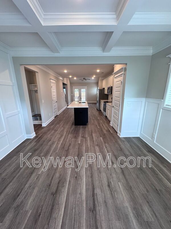 Photo - 2071 Denmark Ave SE