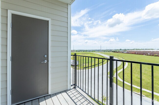 2BR, 2BA - Carver