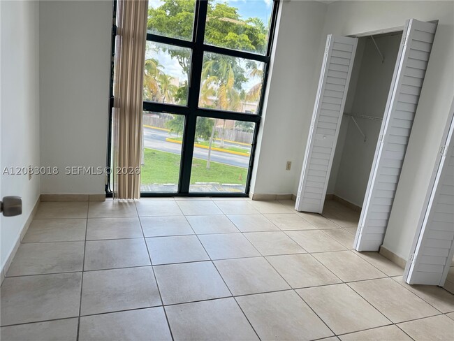 11780 SW 18th St Unit 307-2