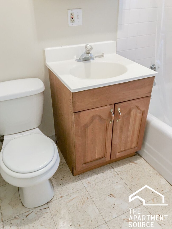 Photo - 2882 N Clark St Unit 2