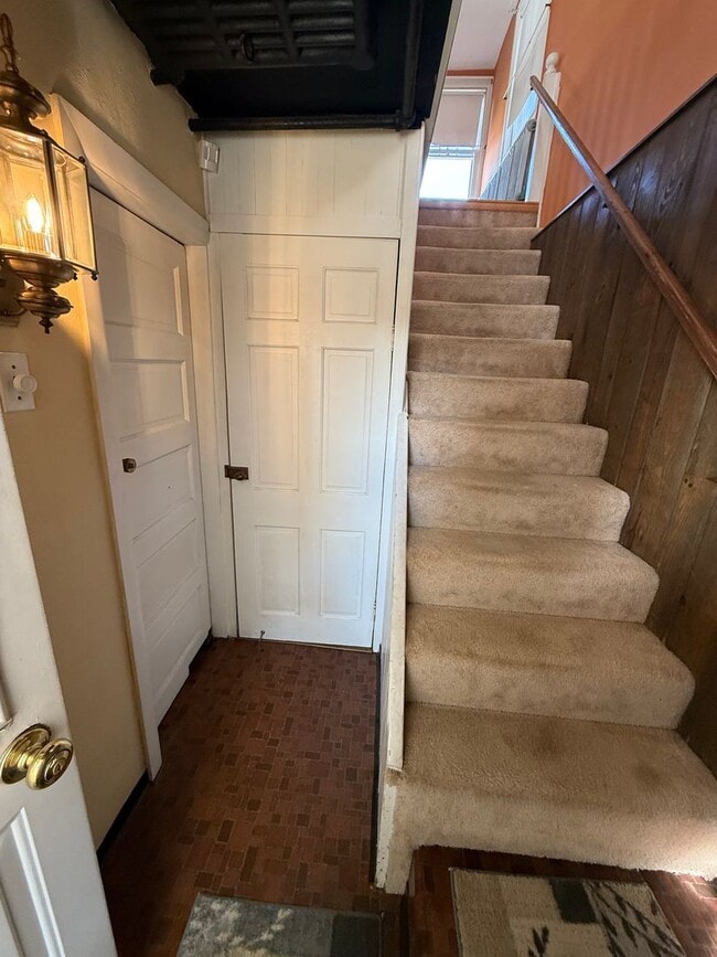 Photo - 815 Grosstown Rd Unit Apt 4 Rear upper level