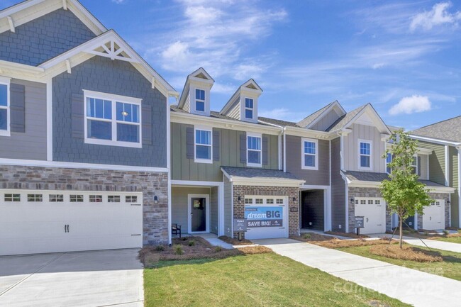 Photo - 747 Lock Haven Dr NW