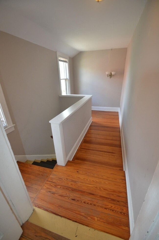 Photo - 208 W 3rd Ave