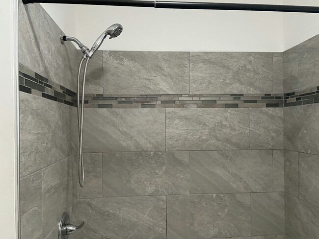 Photo - 7949 Earl St