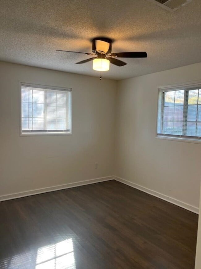 Photo - 465 Malboro Rd