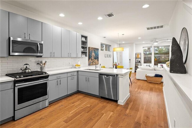 Photo - 3107 Aldwyche Dr