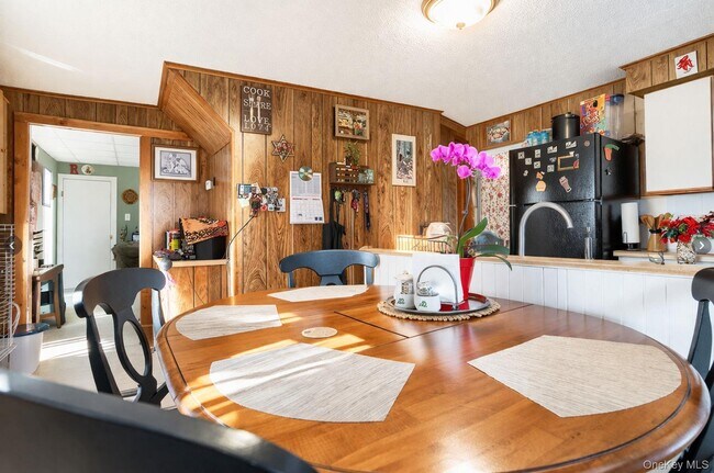 Photo - 185 Rock Ridge Ave