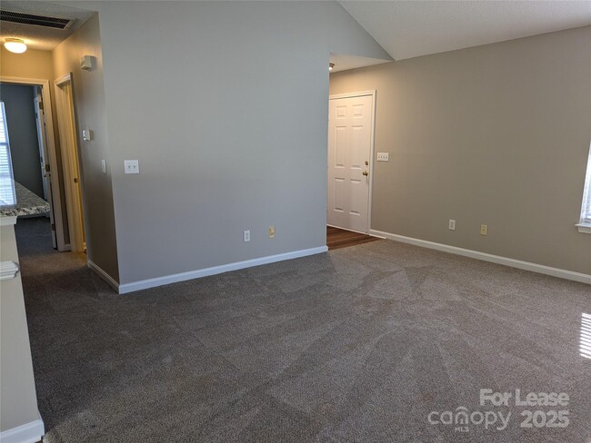 Photo - 329 Cedarcroft Dr