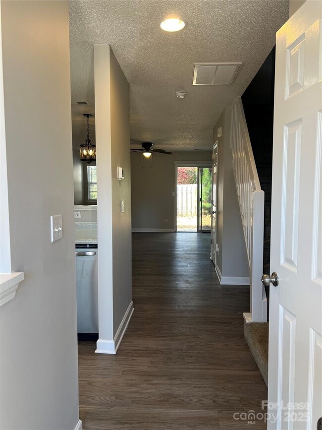 Photo - 6075 Cougar Ln