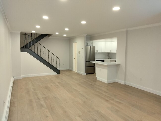 Building Photo - 415 Bloomfield St Unit 415