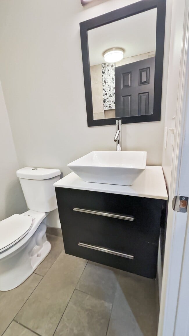 2805 Mueserbush Ct