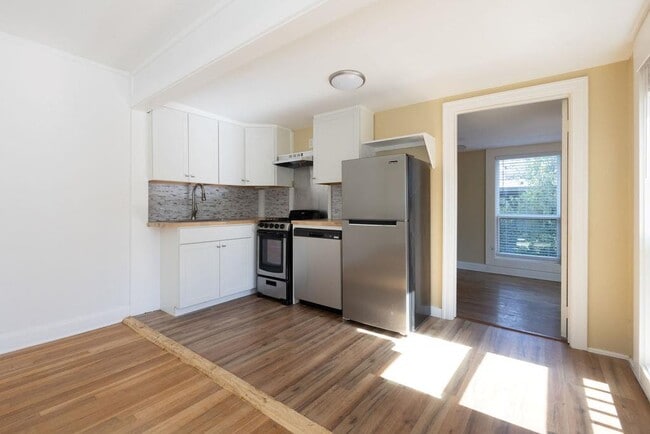 Photo - 1115 Enfield Rd Unit C