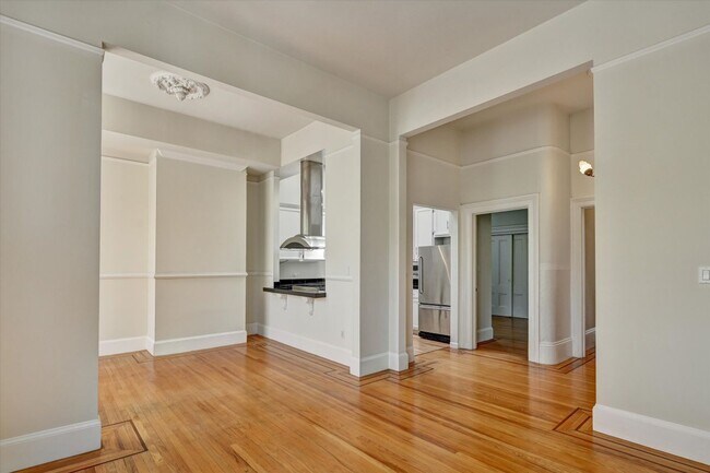 Photo - 656 Hayes St