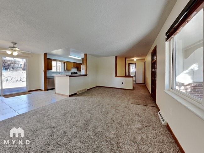 Photo - 775 S Braun St